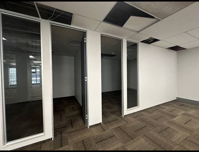 201.80M² OFFICE TO LET IN HIGHVELD